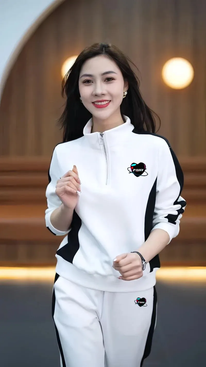 Casual sports suit for women