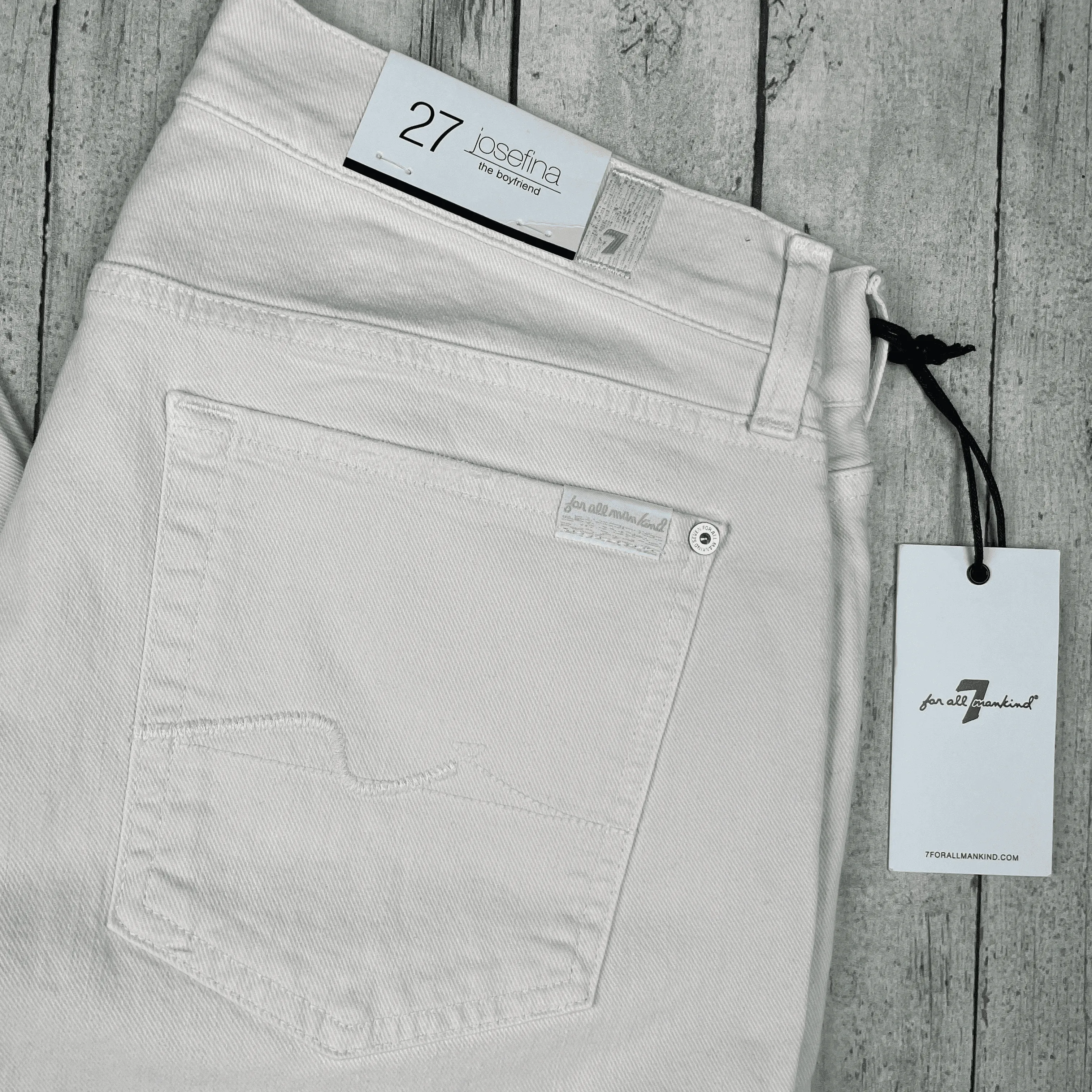 NWT- 7 for all Mankind 'Josefina' Ladies Boyfriend Jeans Size- 27 or 9AU