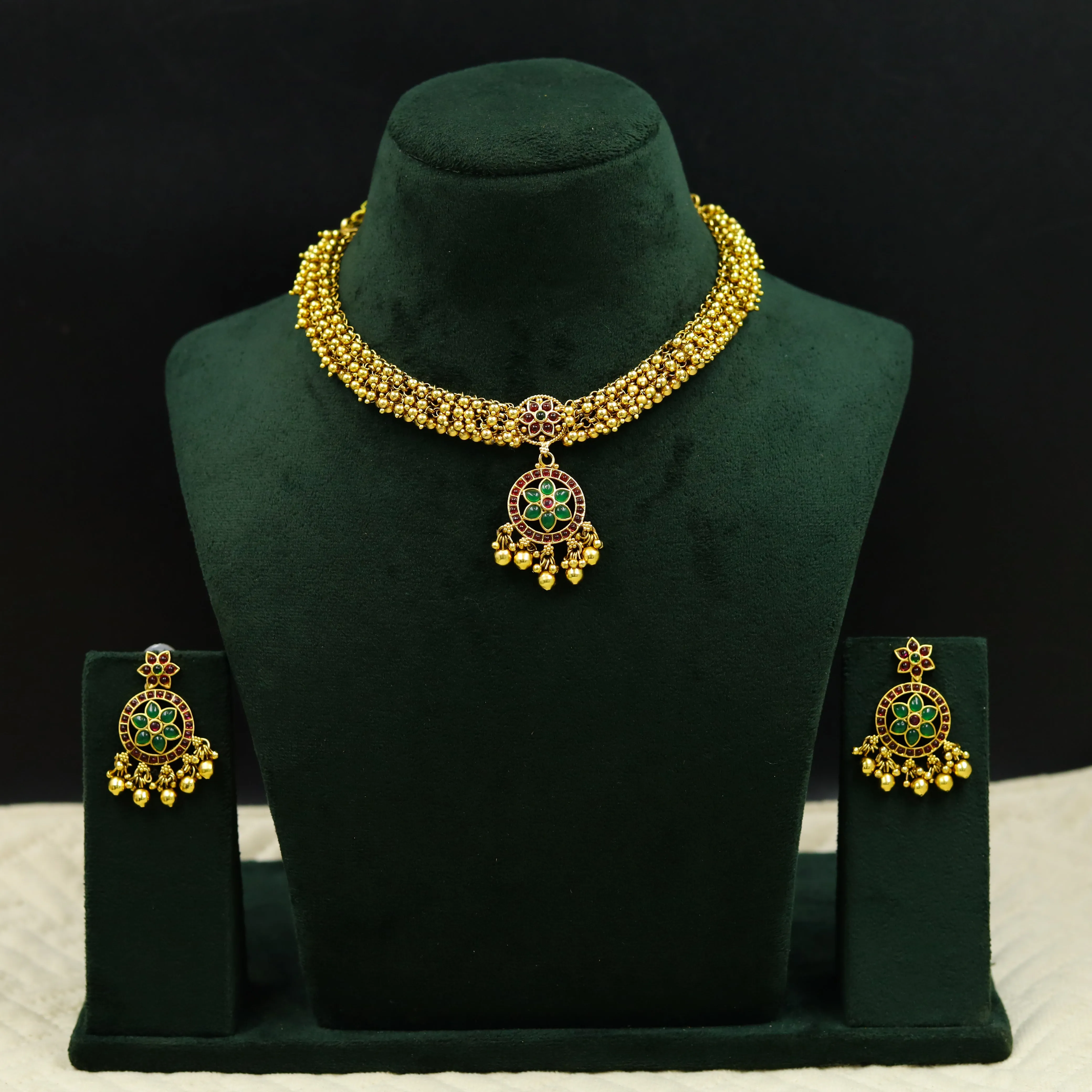 Round Neck Antique Necklace Set 12126-28